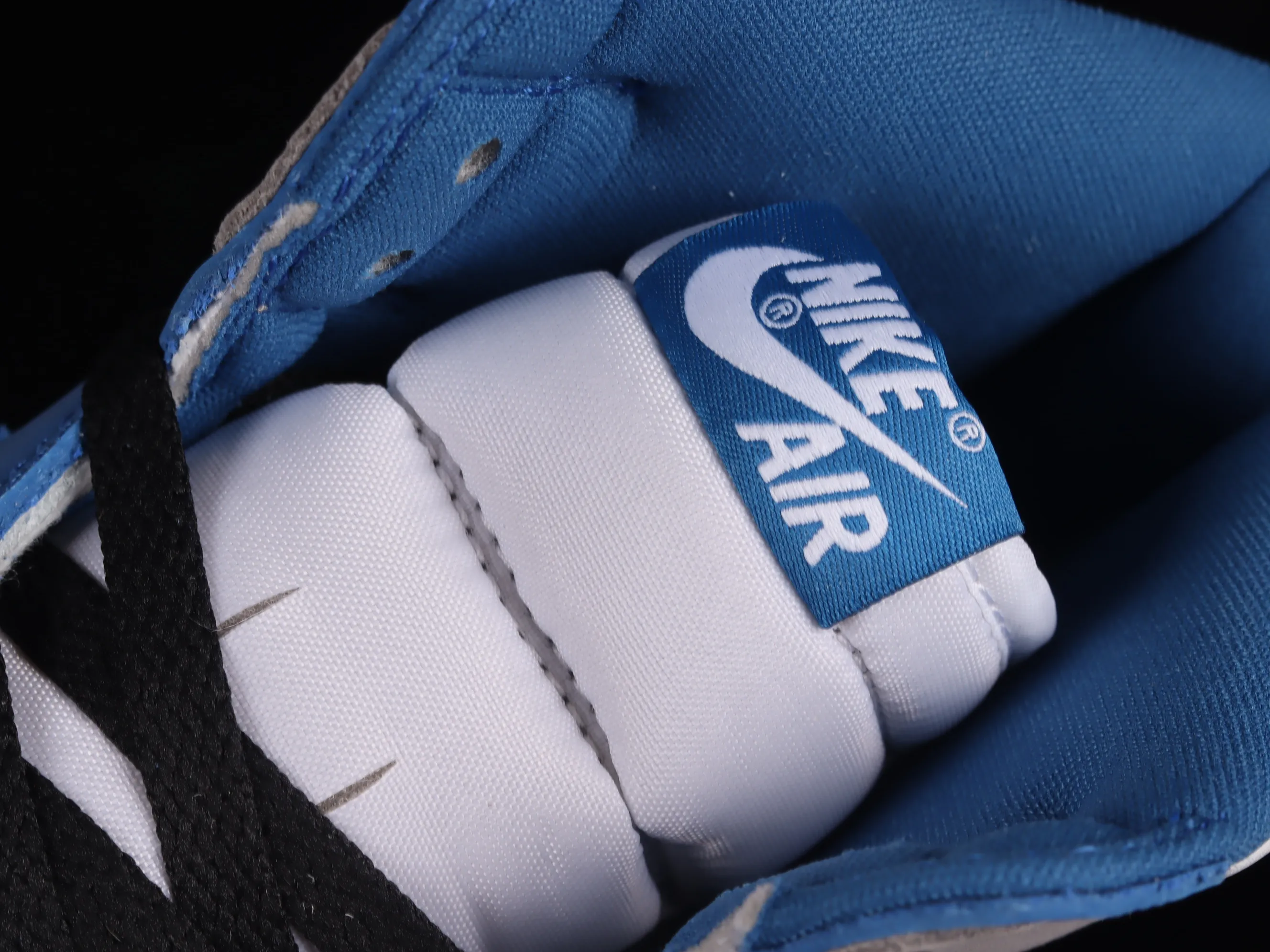 All categories Air Jordan Jordan series basketball shoes Air Jordan 1 High X version Air Jordan 1 High OG "True Blue" AJ1 Joe 1 white and blue color high-top basketball shoes DZ5485-410